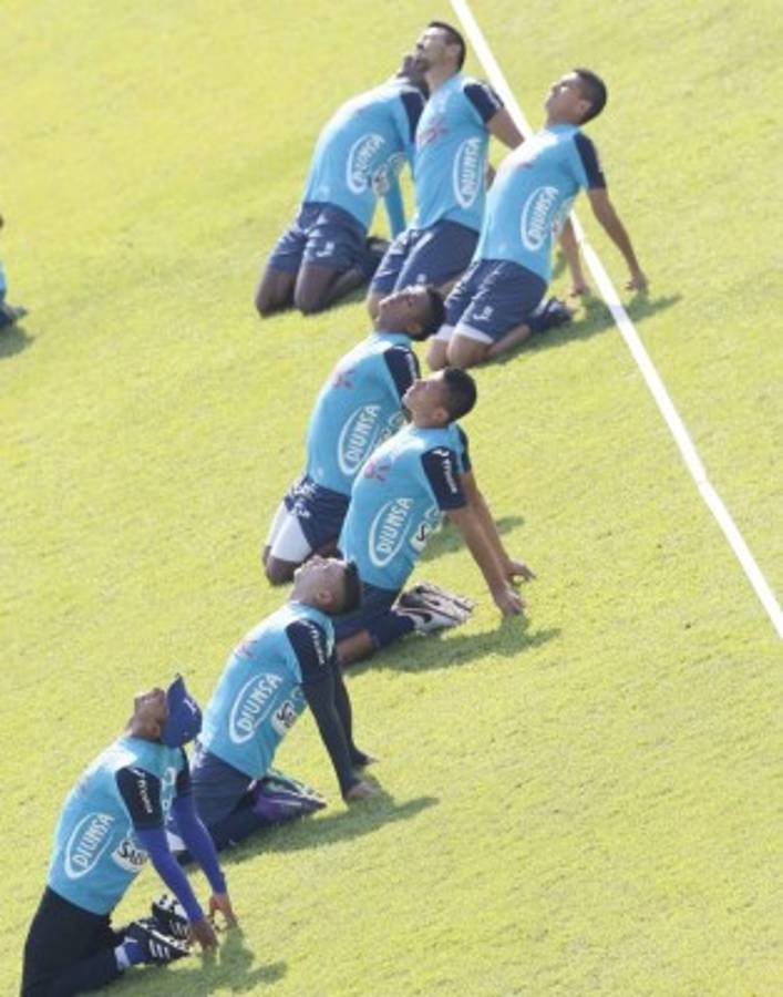 Jorge Luis Pinto alista variantes ante El Salvador