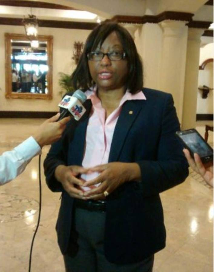 Directora de la OPS de visita en Honduras
