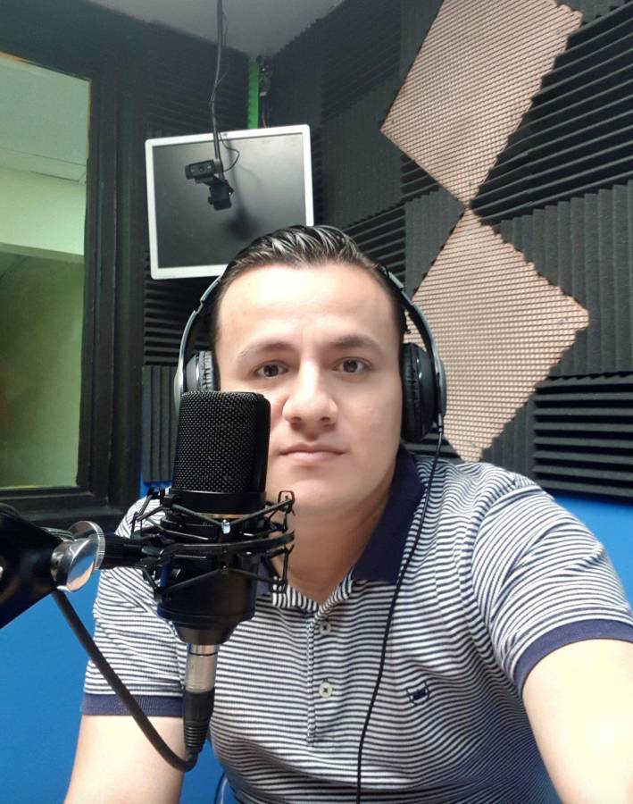 Durante un programa de radio en San Pedro Sula.