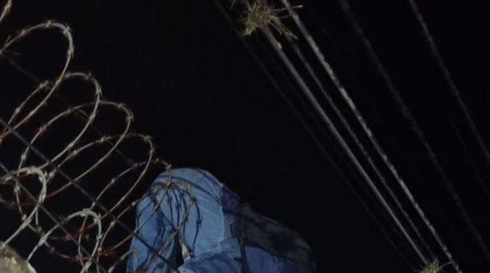 Escaló el muro e ignoró la serpentina, pero una descarga lo mató: identifican a presunto ladrón que murió electrocutado en La Leona