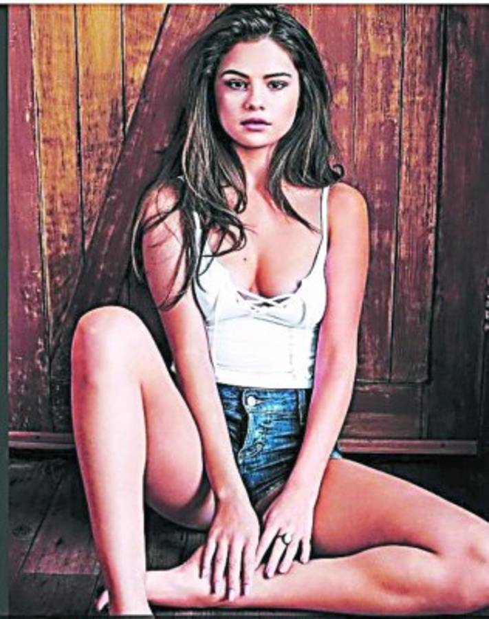 Selena Gómez en candente sesión fotográfica
