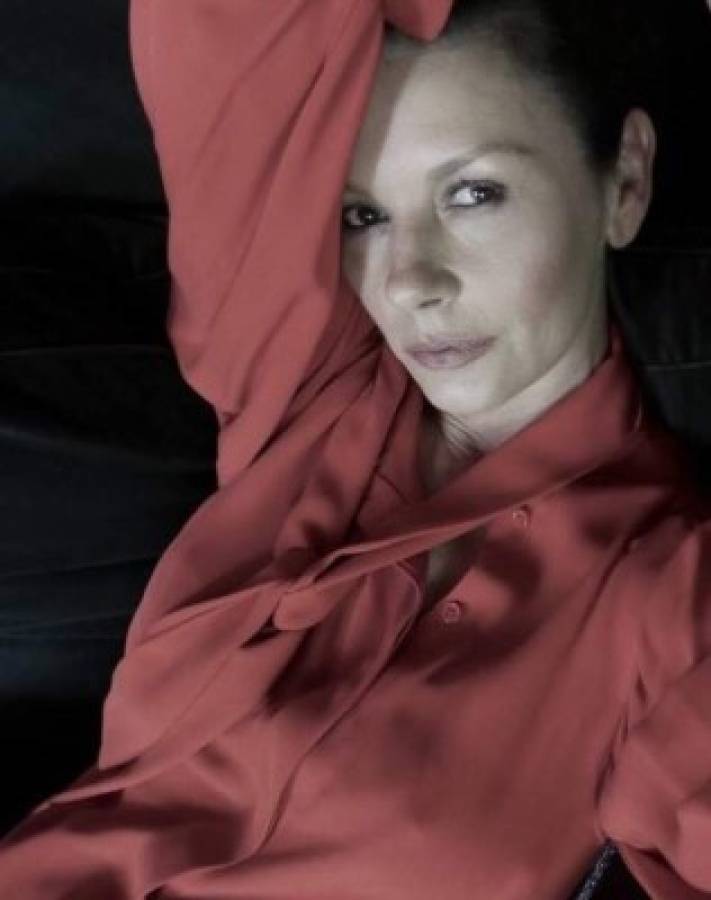 Catherine Zeta-Jones impresiona a sus fans de Instagram con su cara lavada
