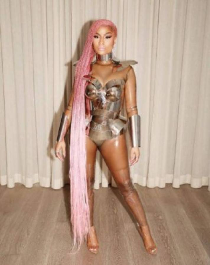 Nicki Minaj nuevamente alborota las redes con revelador atuendo