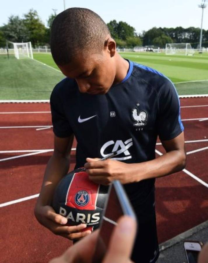 'Entonces Kylian, ¿has firmado con el PSG?': Mbappé responde con una sonrisa