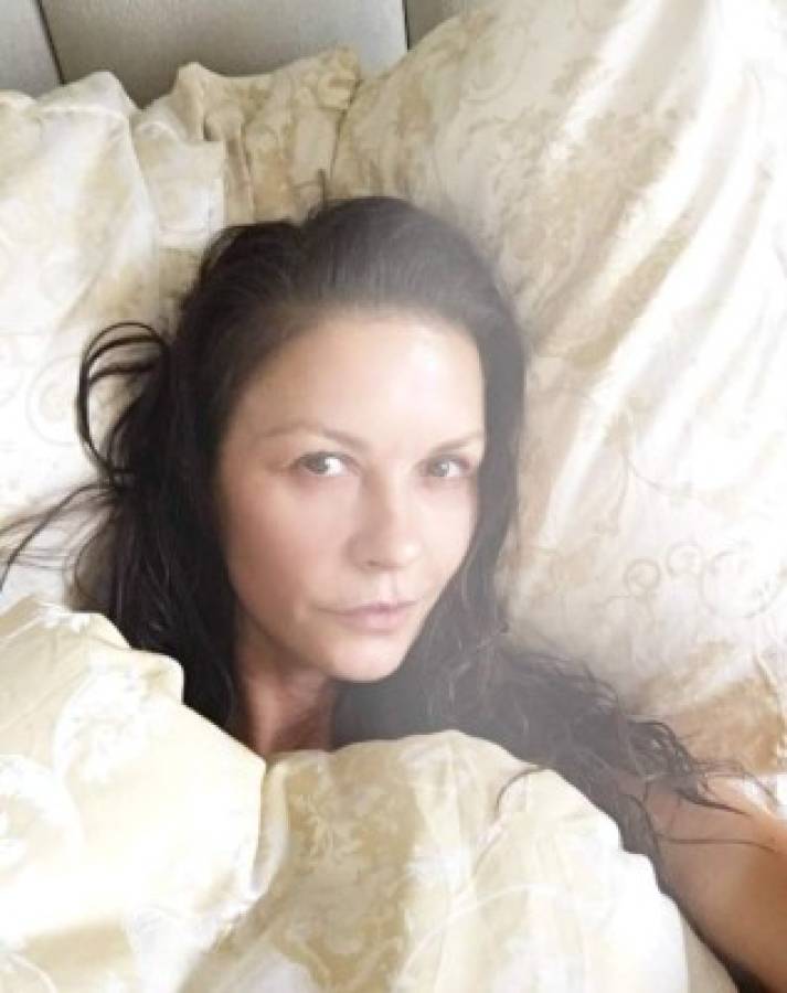 Catherine Zeta-Jones impresiona a sus fans de Instagram con su cara lavada