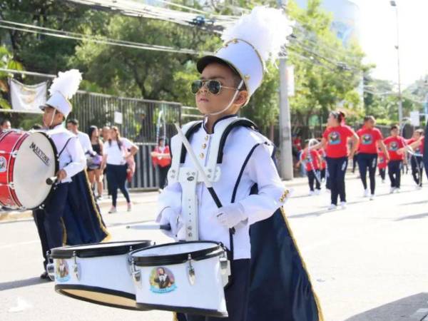 Las rutas de los desfiles patrios permanecerán cerradas este domingo desde las 6:00 , por lo que la AMDC pidió utilizar vías alternas.