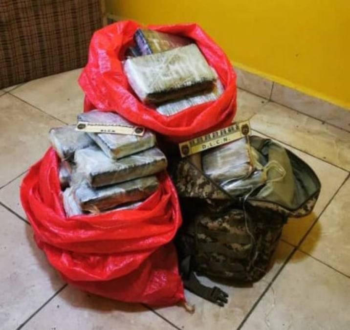 Así fue la captura de seis agentes de la DPI con droga y dinero en Tocoa (FOTOS)