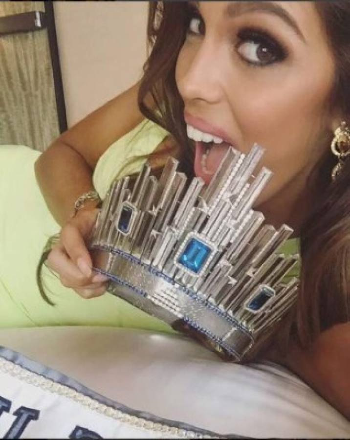 La primera selfie de Iris Mittenaere tras ganar Miss Universo