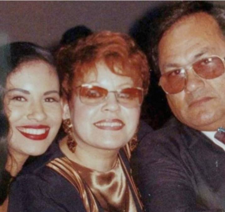 Las fotos más íntimas de la vida de la cantante Selena Quintanilla   