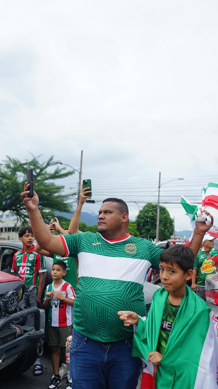 Fiesta total de la afición en SPS: Así se vivió la caravana por festejo del centenario de Marathón