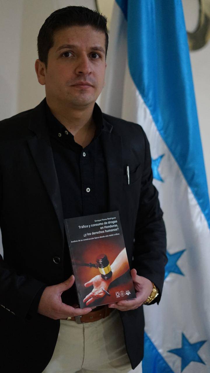 El libro del autor promete una lectura narrativa fascinante, llena de análisis interesantes.