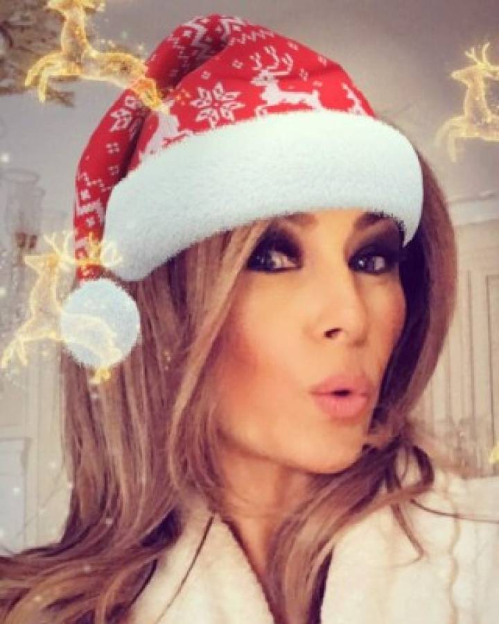 Melania Trump recibe todo tipo de críticas por selfi navideña