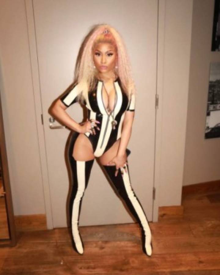 Nicki Minaj nuevamente publica fotos en sexy traje de baño y las redes enloquecen