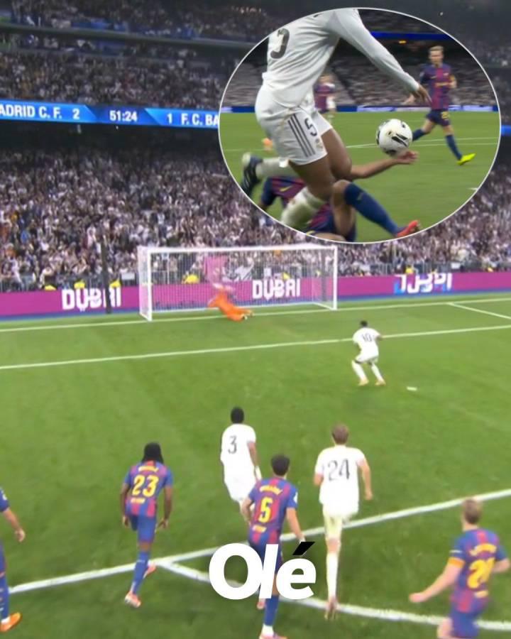 Provocación de Vinícius a Yamal y pelea entre suplentes de Real Madrid y Barcelona