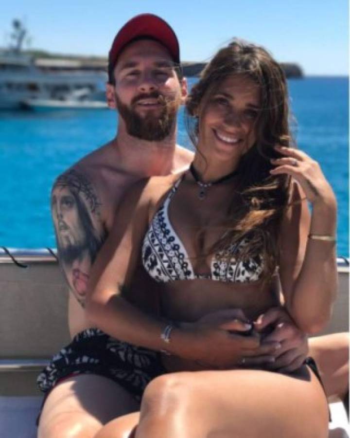 Lionel Messi junto a la guapa Antonella Rocuzzo en unas merecidas vacaciones. (Fotos: Instagram)