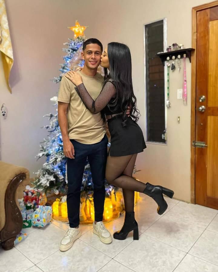 Bella chica anuncia que está embarazada de jugador de la Liga Nacional