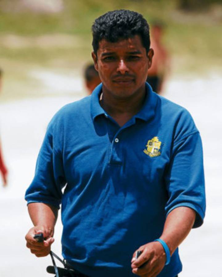 Mario Ponce, el DT de los niños pobres