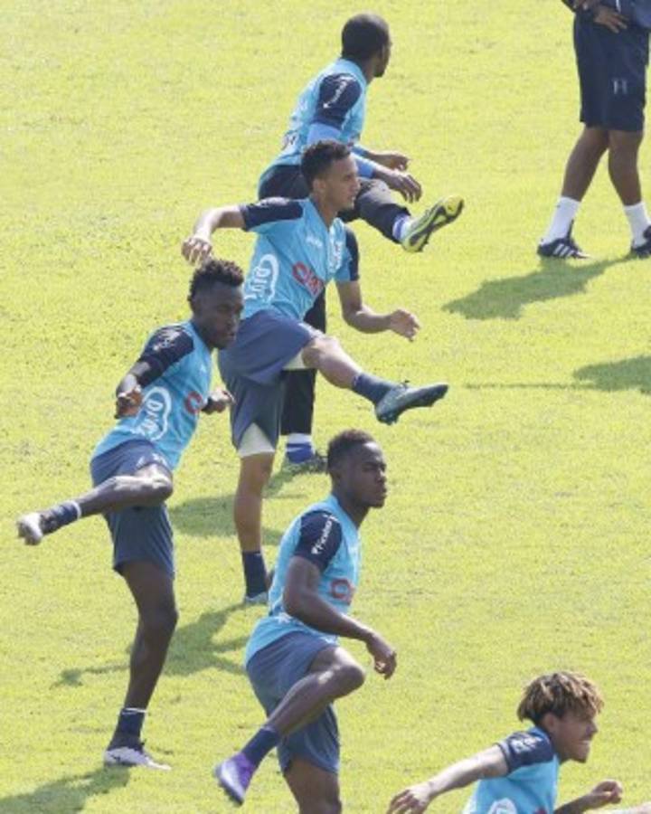 Jorge Luis Pinto alista variantes ante El Salvador