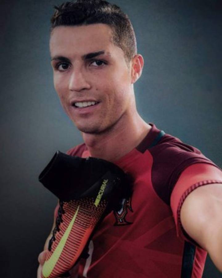 Cristiano Ronaldo no utiliza botas negras por esta insólita razón...