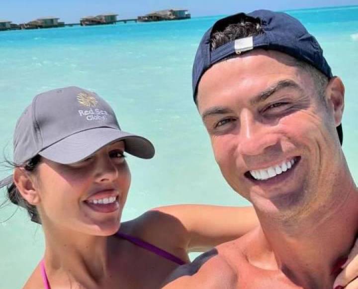 Georgina Rodríguez sorprende hasta a Cristiano Ronaldo al lucir cuerpazo en traje de baño