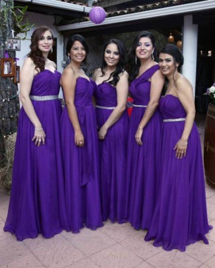 Una promesa de amor sellada en el jardín