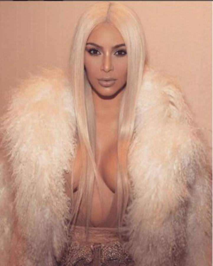 Kim Kardashian se renueva y cambia de color su cabellera