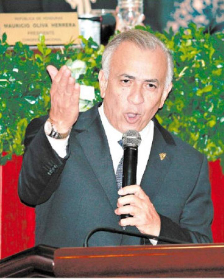 Consenso patriótico pide Mauricio Oliva