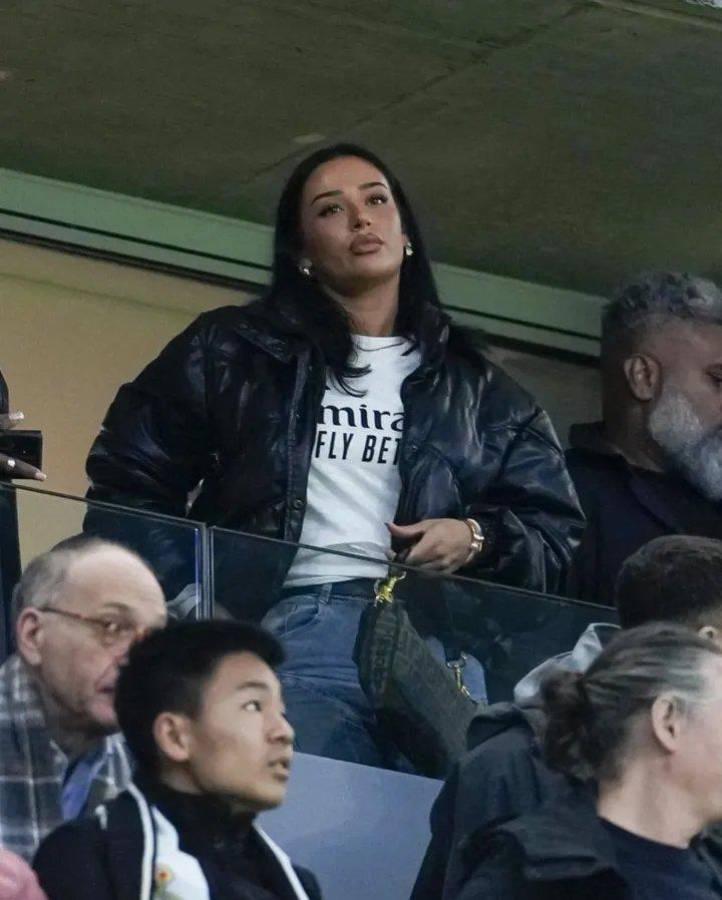 Jude Bellingham y su nueva novia fueron captados en el Bernabéu: Así es la hermosa chica