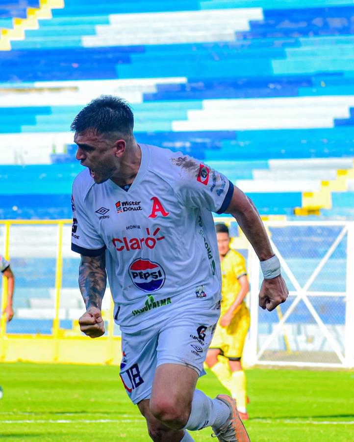 ¿Por qué no puede jugar?; el calvario que vive Ramiro Rocca en el fútbol de Guatemala