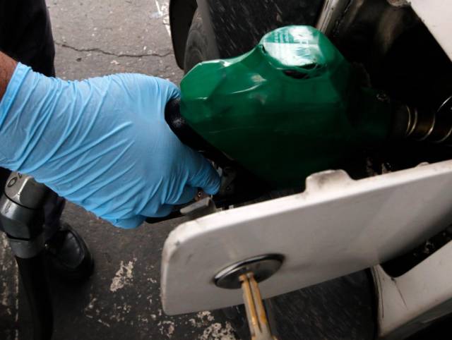 Precio de la gasolina sube este lunes entre L 2.24 y L 2.36 el galón en Honduras