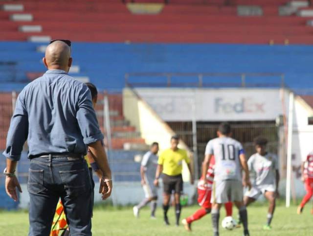 Manfredo Reyes fue asistente técnico en Bucaneros de la segunda división de fútbol de Honduras.
