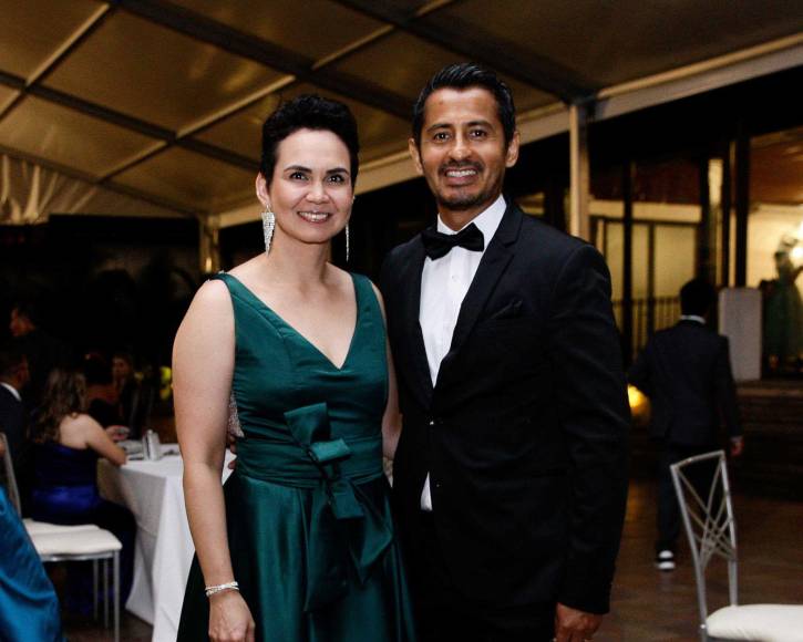 Los invitados a la fiesta prom de Academia Los Pinares