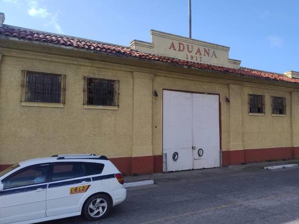 El edificio de la Aduana, construido por un arquitecto alemán, permanece firme y sin mayores daños tras 118 años. En pocos días será restaurado para convertirse en la nueva Casa de la Cultura.