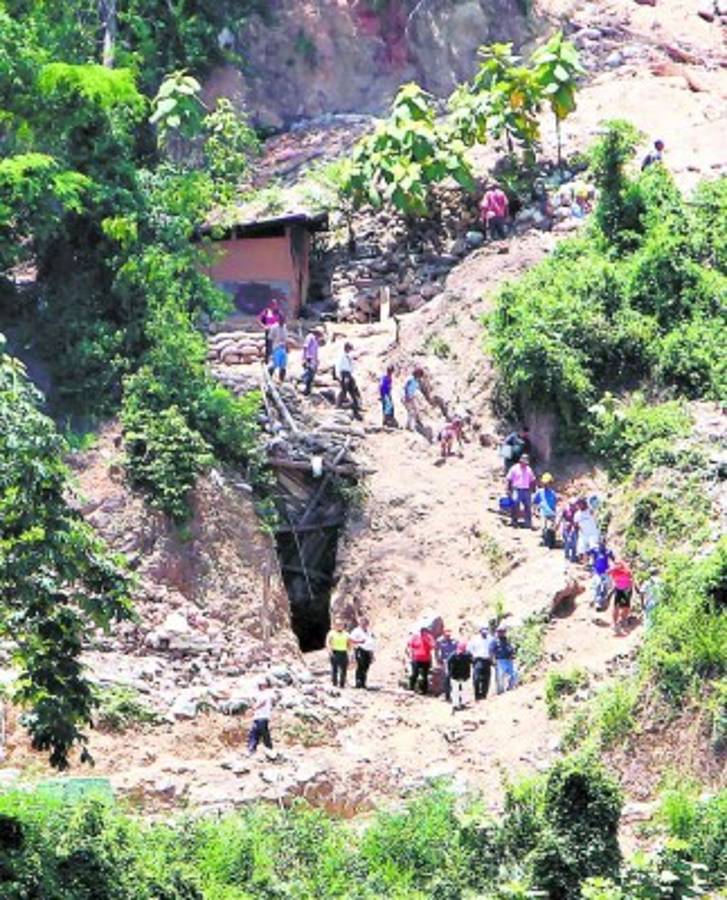 Mineros no se rinden y dicen estar cerca del rescate de cuerpos