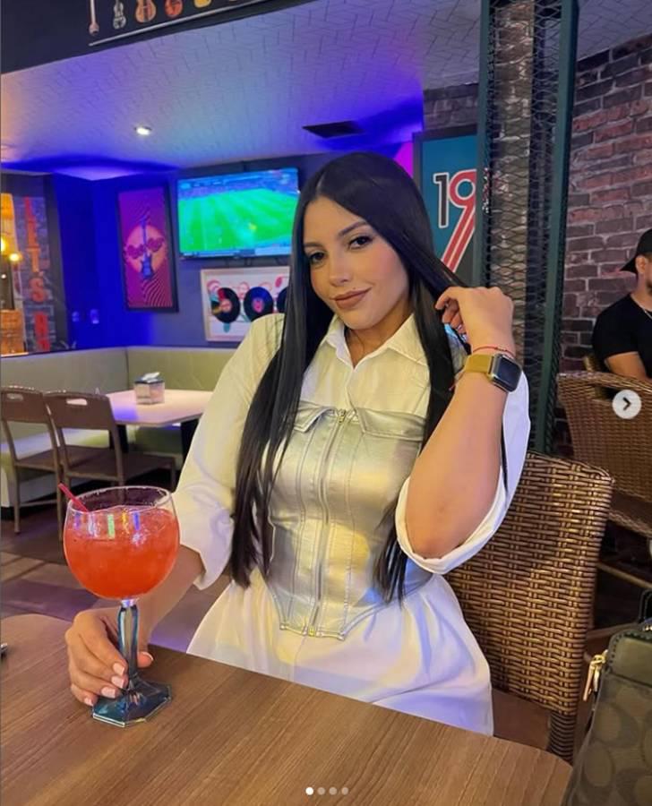 Bella chica anuncia que está embarazada de jugador de la Liga Nacional