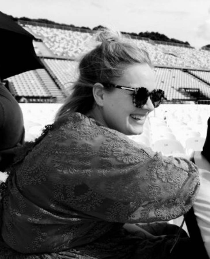 En insólita y millonaria subasta, ponen a la venta el aire de los pulmones de Adele