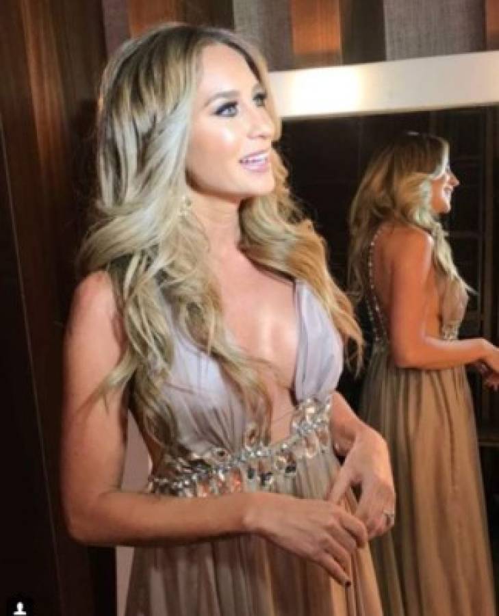 Geraldine Bazán deslumbra con elegante vestido y tremendo escote