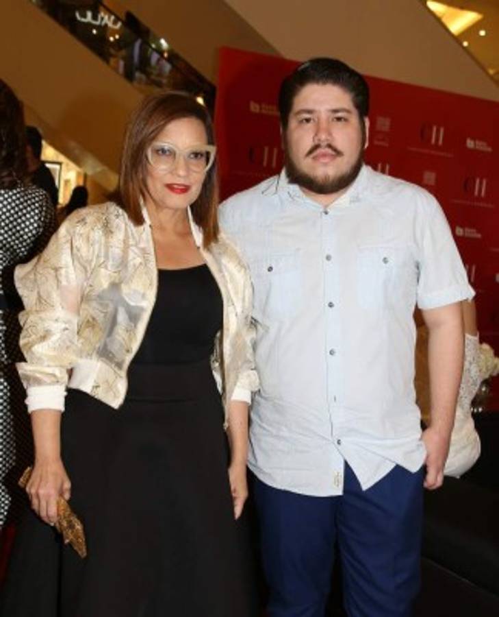 Hojas y flor de jazmín predominan en la nueva colección de Carolina Herrera