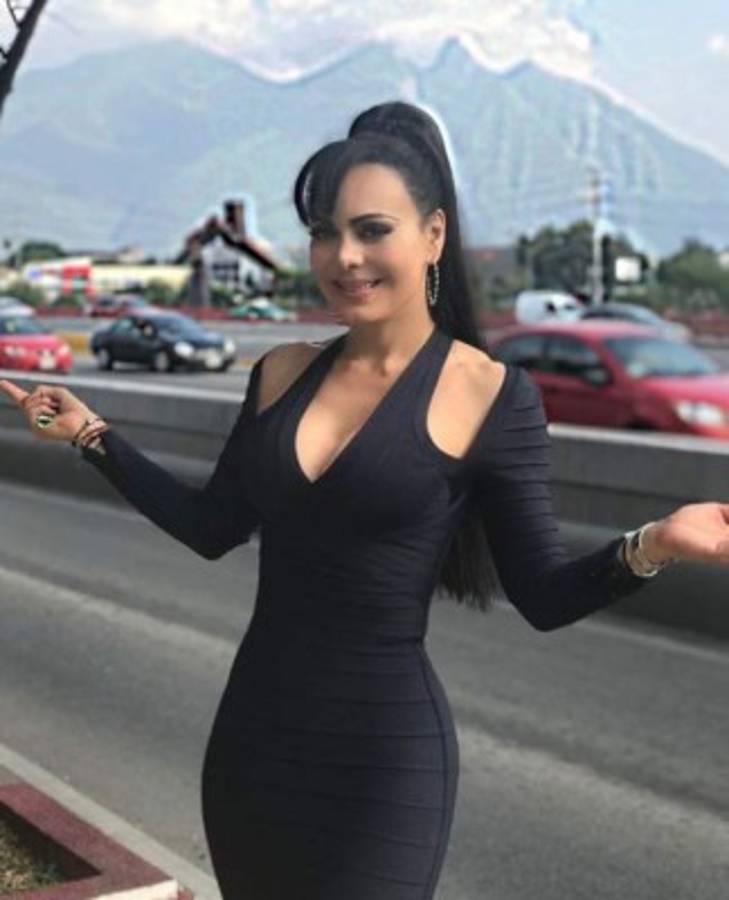 El transparente vestido de Maribel Guardia se roba los suspiros en los Grammy