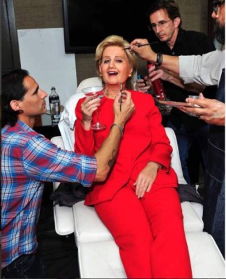 Katy Perry se disfraza de Hillary Clinton para Halloween