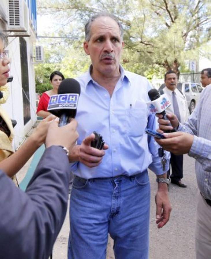 'Tito' Asfura: El 99% de las veces visto de camisa, jean y burros