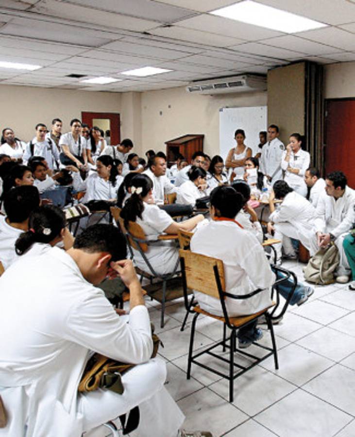 Internos huelguistas siguen sin acudir a hospital Escuela