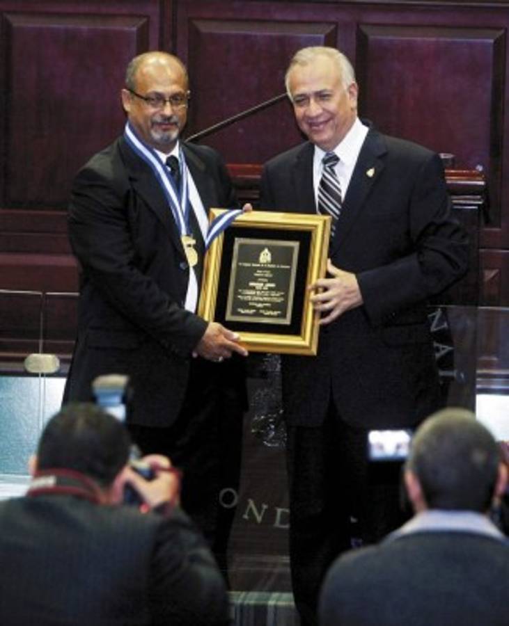 Premian labor de comunicadores hondureños