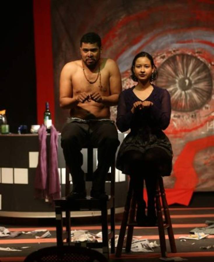 El cambio de roles cobra lugar en 'El cepillo de dientes”