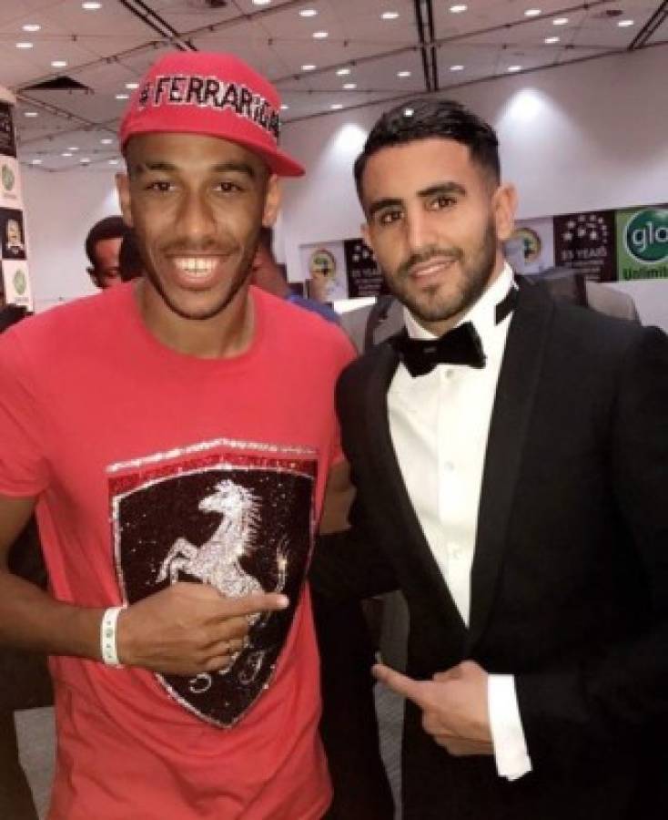 El desatinado atuendo del jugador Aubameyang en la gala del Balón de Oro africano