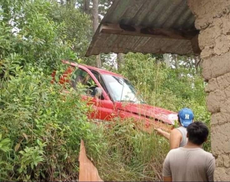 Joven muere al chocar y caer a barranco en Marcala: Quedó irreconocible
