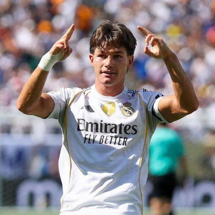 El argentino que Mou quiere en Real Madrid, delantero se ofrece a Barcelona y PSG con sorpresa