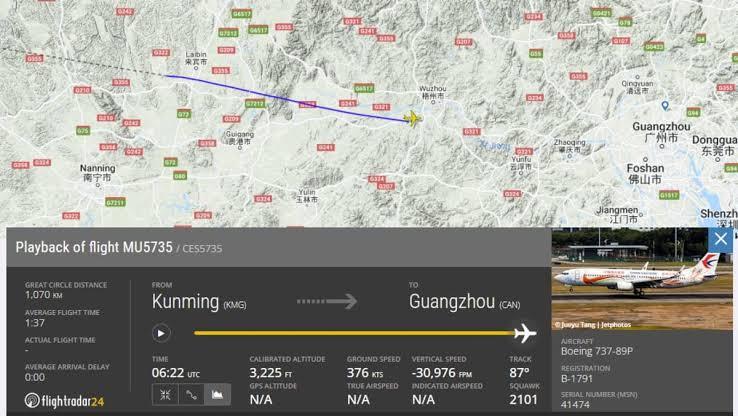 Lo que se sabe del avión que se estrelló en China con 132 pasajeros a bordo