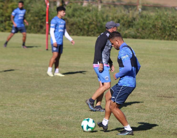 Motagua entrena a todo vapor a dos días de la gran final ante Olimpia utilizando falsos jugadores blancos