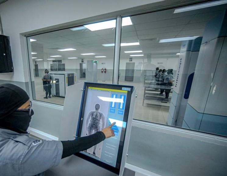 Total aislamiento: así es el Centro de Confinamiento del Terrorismo inaugurado en El Salvador